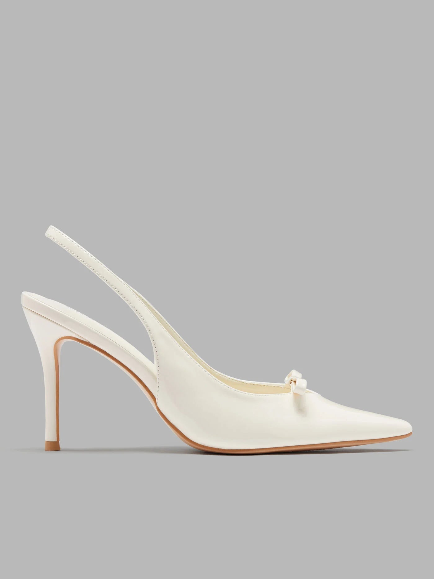 Zapatos de tacón de punta de piel