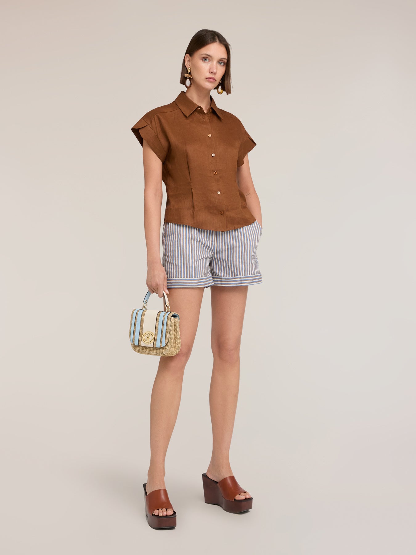 Camisa de lino con pliegues